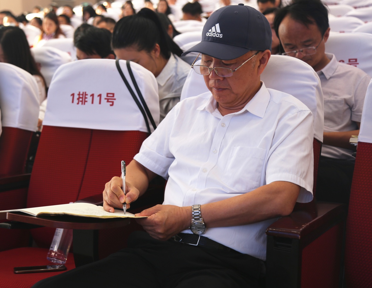 楚雄天人中学校长图片