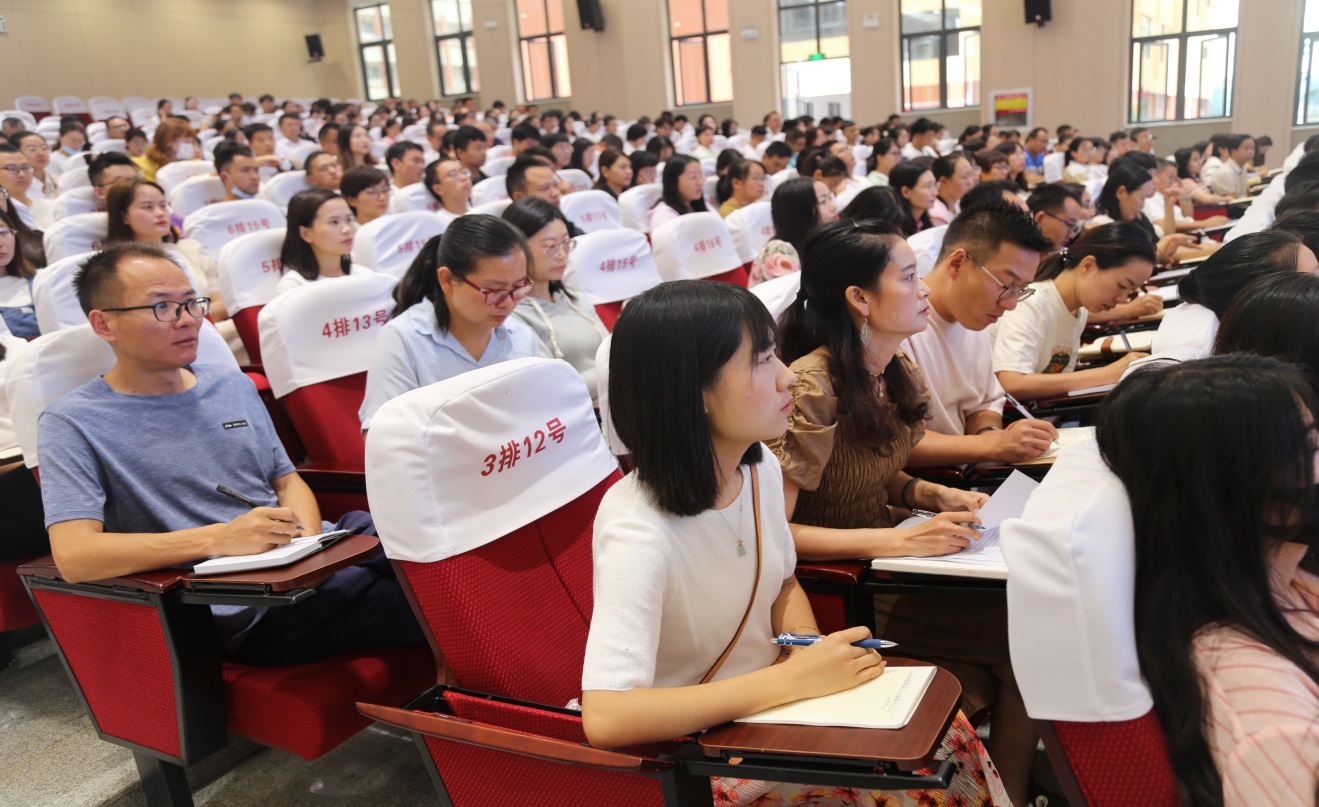 楚雄天人中学图片图片