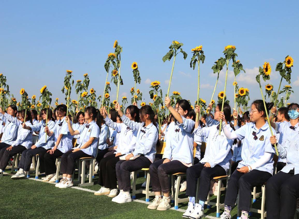 楚雄天人中学高三图片