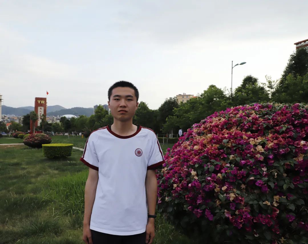 少年不坠青云志 一腔热忱报家国 - 楚雄天人中学